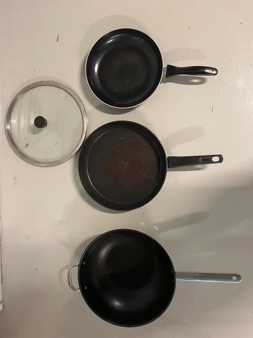 3 tal bak pannen nog bruikbaar deksel past op 2 pannen, Huis en Inrichting, Keuken | Potten en Pannen, Pannenset, Ophalen