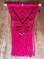 Macramé wandkleed roze/rood 40x50cm, Ophalen of Verzenden, Zo goed als nieuw