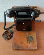 ANTIEKE METALEN WANDTELEFOON IN  GOEDE STAAT. COLLECTIESTUK, Ophalen of Verzenden, Gebruikt, Bakeliet