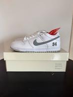 Nike SB Dunk Low Supreme 94 White Metallic Silver 41, Kleding | Dames, Schoenen, Wit, Nieuw, Ophalen of Verzenden, Sneakers of Gympen