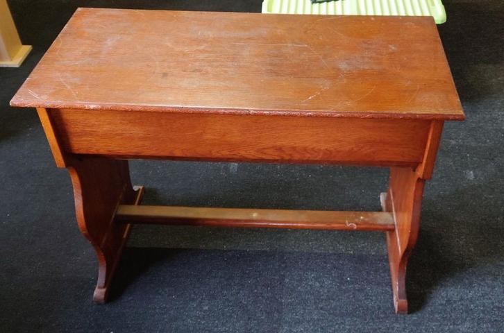 Oude lessenaar te koop t.e.a.b., Antiek en Kunst, Antiek | Meubels | Stoelen en Banken, Ophalen