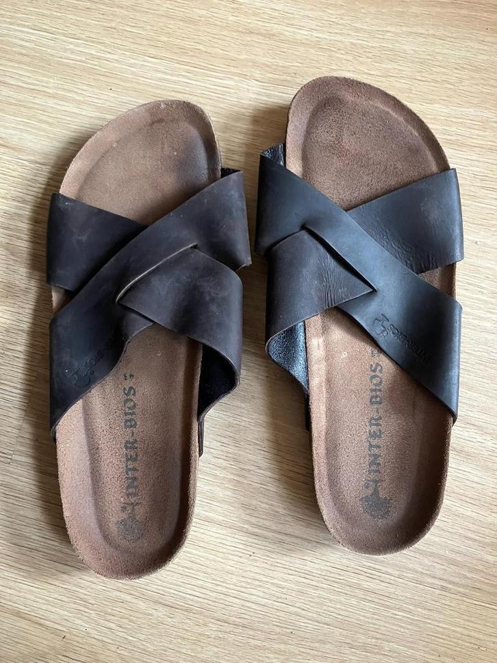 Modieuze bruine slipper van het Spaanse merk InterBios - 43, Kleding | Dames, Schoenen, Zo goed als nieuw, Slippers, Bruin, Ophalen of Verzenden
