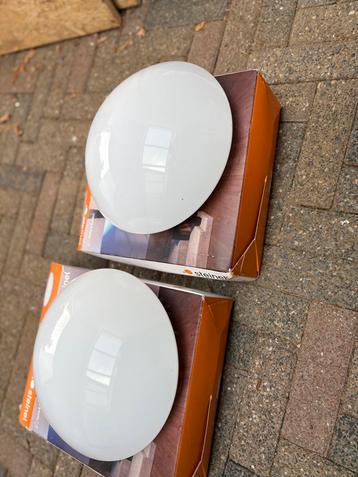 2 plafondlampen Steinel - sensor beschikbaar voor biedingen