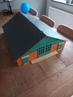 Grote houten speelgoed boerderij stal 72x55 cm, Overige typen, Zo goed als nieuw, Ophalen