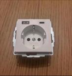 Inbouw stopcontact 2USB wit mat NIEUW, Ophalen of Verzenden, Nieuw, Stopcontact