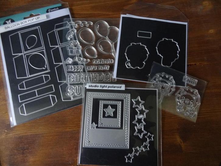 studio light snijmallen en stempels set 2, Hobby en Vrije tijd, Kaarten | Zelf maken, Zo goed als nieuw, Pons of Mal, Overige thema's