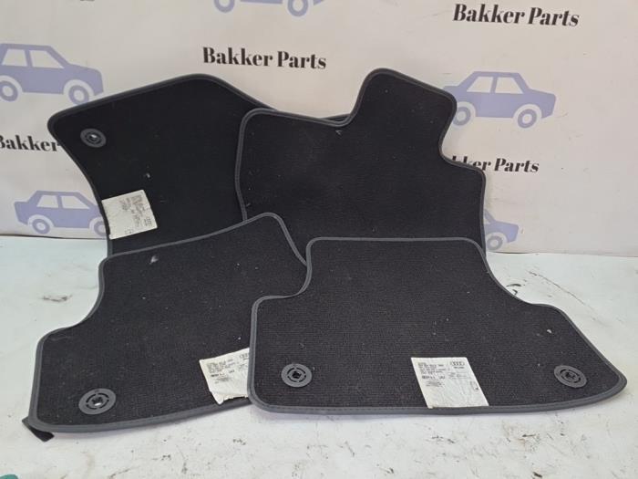 Matten Set van een Audi A3, Auto-onderdelen, Interieur en Bekleding, Audi, Gebruikt, 3 maanden garantie