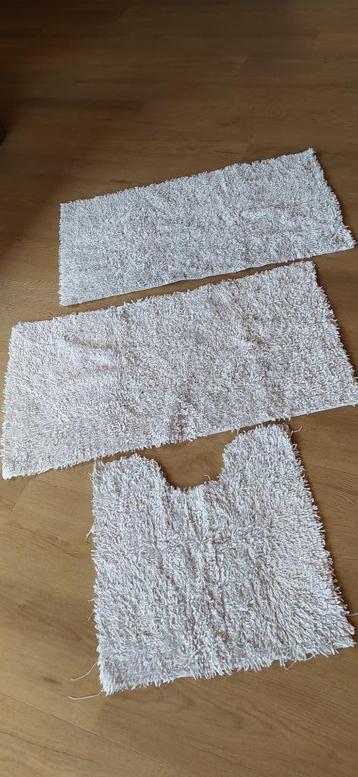 Badmat set, 2 badmatten en 1 toiletmat, Wit. 5euro! beschikbaar voor biedingen