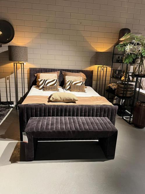 Boxspring Milou Room 108 van € 5.256,- voor € 2995,-, Huis en Inrichting, Slaapkamer | Boxsprings, Zo goed als nieuw, 180 cm, 200 cm