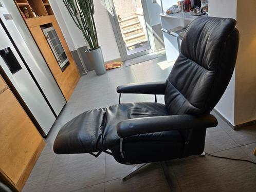 Stijlvolle  & Moderne Grenada sta-op stoel, Huis en Inrichting, Fauteuils, Gebruikt, Leer, 50 tot 75 cm, Minder dan 75 cm, Ophalen