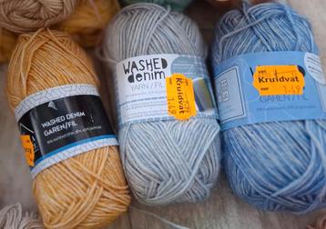 Groot lot: 46 bollen Washed Denim garen/wol beschikbaar voor biedingen