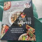 Kookboek chicks love food, Ophalen of Verzenden, Zo goed als nieuw