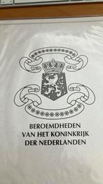 Zwarte map met zwaar vergulde penningen., Ophalen of Verzenden, Overige materialen, Nederland
