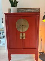 Rode Chinese kast met wijnglazen hangers, Ophalen