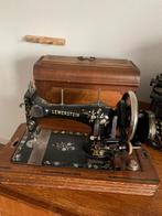 Antieke naaimachine met opbergdoos, Ophalen