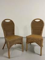 2 rieten (buiten) stoelen, Ophalen, Zo goed als nieuw, Bruin, Twee