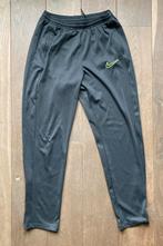 Nike Dri-Fit Trainingsbroek Maat 158-170, Ophalen of Verzenden, Zo goed als nieuw, Jongen, Broek