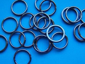 Hematiet ring, 3mm breed, diverse maten beschikbaar voor biedingen
