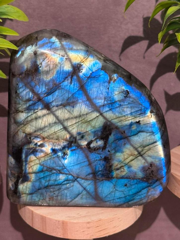 Prachtige Labradoriet Freeform - 919 gram, Verzamelen, Mineralen en Fossielen, Mineraal, Ophalen of Verzenden
