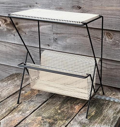 Vintage Pilastro lectuurbak Tjerk Reijenga metaal geperforee, Huis en Inrichting, Woonaccessoires | Krantenbakken en Lectuurbakken