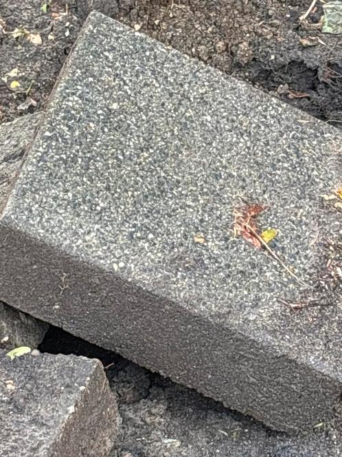 Gratis Tuintegels - Beton zo snel mogelijk afhalen, Doe-het-zelf en Verbouw, Metselstenen, Gebruikt, Beton, Ophalen