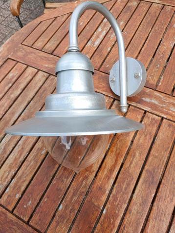 Philips Raindrop buiten wandlamp beschikbaar voor biedingen