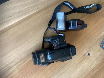olympus camera 35 -135 + flitser  beschikbaar voor biedingen