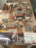 Huisjes en autotjes H0, doos vol, Hobby en Vrije tijd, Modeltreinen | H0, Overige merken, Gebruikt, Gelijkstroom of Wisselstroom