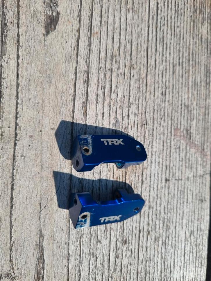 Traxxas casterblocks blauw, Hobby en Vrije tijd, Modelbouw | Radiografisch | Auto's, Ophalen of Verzenden