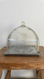 Glazen stolp met metaalkkeurige onderplaat, Huis en Inrichting, Woonaccessoires | Stolpen, Ophalen of Verzenden, Zo goed als nieuw