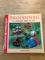 Brooddeeg boek Leny Geurts, Boeken, Ophalen of Verzenden, Zo goed als nieuw, Scrapbooking en Knutselen