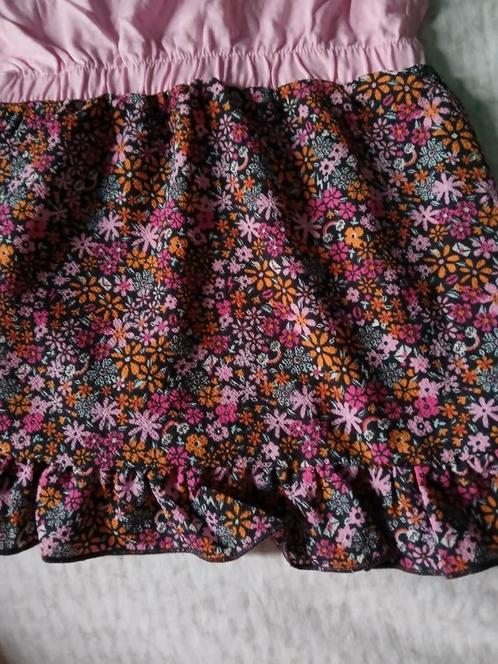 Meisjesjurk met scrunchie bloemenprint., Kinderen en Baby's, Kinderkleding | Maat 92, Nieuw, Meisje, Jurk of Rok, Ophalen of Verzenden