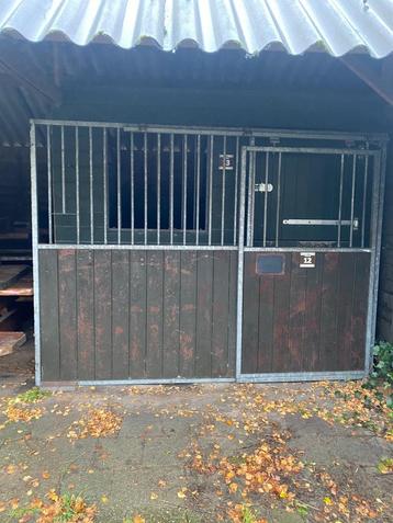 Stalwanden te koop, staldeur, paardebox beschikbaar voor biedingen