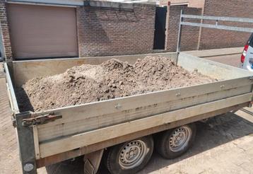 3 kuub Tuinaarde gratis thuisgebracht Zwart zand aarde tuin beschikbaar voor biedingen