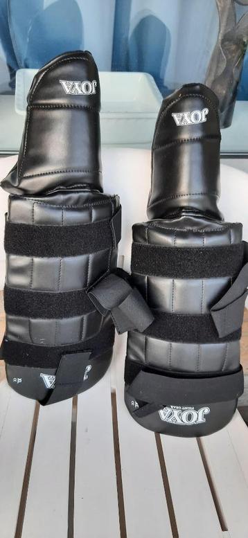 Hockey Scheenbeschermers XL beschikbaar voor biedingen