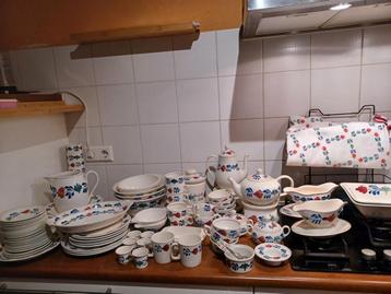 Groot Boerenbont servies beschikbaar voor biedingen