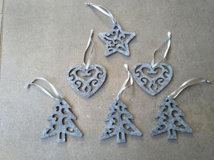 Nieuwe kerstboom hangers, grijs vilt, Diversen, Kerst, Nieuw, Ophalen of Verzenden