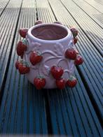 Aardbeien roze pot, Tuin en Terras, Bloempotten, Rond, Zo goed als nieuw, Aardewerk, Tuin