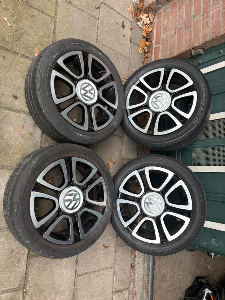 Orginelen Volkswagen up Triangle velgen 185 50 16, Auto-onderdelen, Banden en Velgen, Banden en Velgen, Zomerbanden, 16 inch, 185 mm