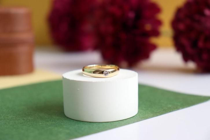 14 Karaat Vintage Gouden Ring Met 0.10ct Diamant, Sieraden, Tassen en Uiterlijk, Ringen, Zo goed als nieuw, Dame, Kleiner dan 17