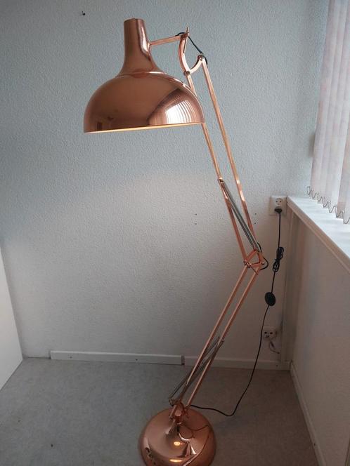 EGLO - Staande Design Lamp Borgillio, Huis en Inrichting, Lampen | Vloerlampen, Zo goed als nieuw, 150 tot 200 cm, Metaal, Ophalen