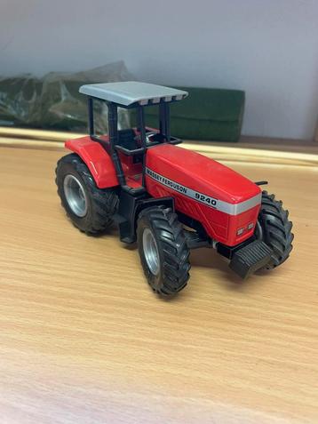 Siku Massey Ferguson 9240 beschikbaar voor biedingen