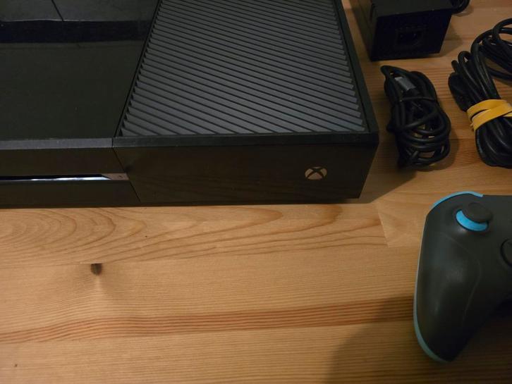 Xbox One  + games 500gb, Spelcomputers en Games, Spelcomputers | Xbox Original, Gebruikt, Met 1 controller, Met games, Ophalen