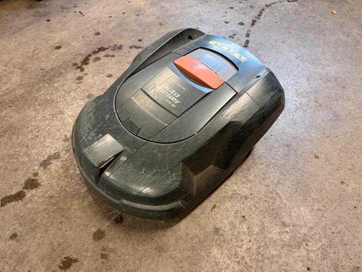 Husqarna Automower 220ac, Tuin en Terras, Robotmaaiers, Zo goed als nieuw, 20 tot 25 cm, Ophalen