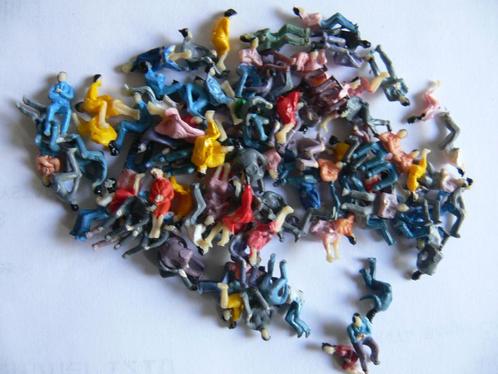 100 zittende figuren voor uw modelbaan voor H0, Hobby en Vrije tijd, Modeltreinen | H0, Nieuw, Overige typen, Gelijkstroom of Wisselstroom