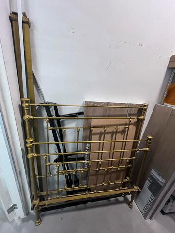 Antiek Gouden Spijlenbed Gietijzer 120x200cm beschikbaar voor biedingen