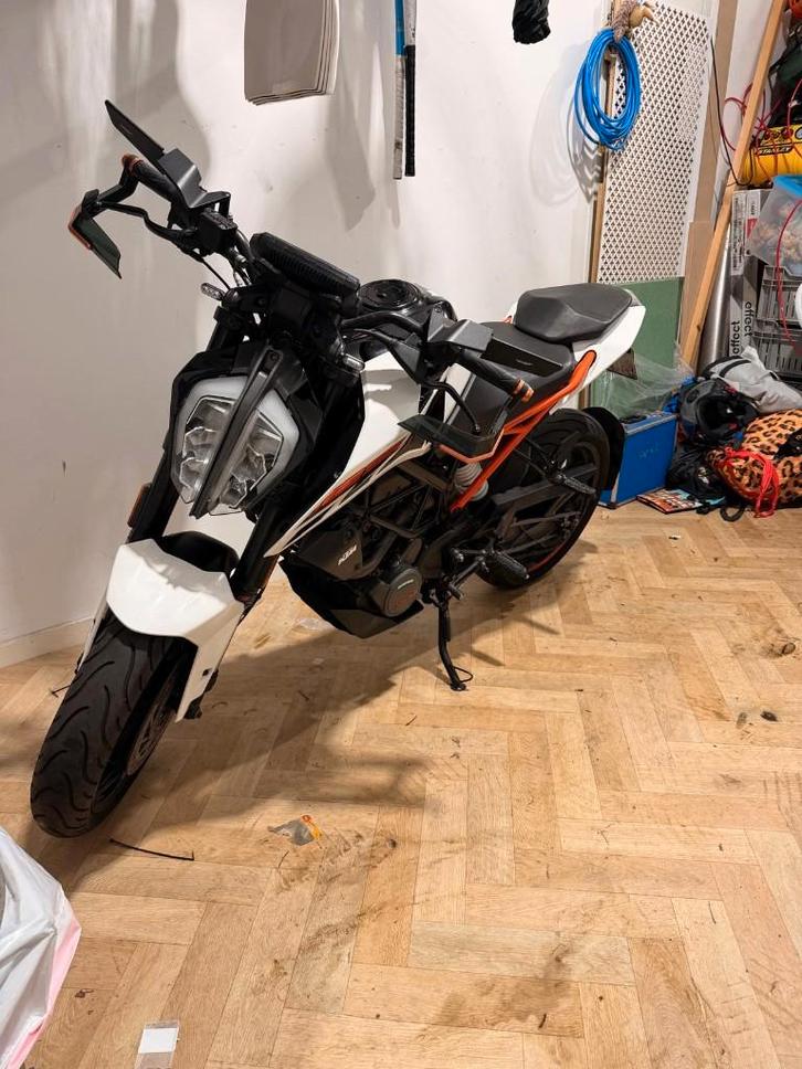 KTM DUKE 125 CC 2017, Motoren, Motoren | KTM, Particulier, Naked bike, 11 kW of minder, 1 cilinder, Minimaal motorrijbewijs A1