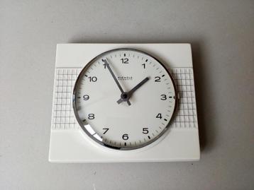 Vintage Wandklok. Kienzle.Retro. beschikbaar voor biedingen
