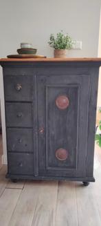 Grenen (zwarte) kast, Ophalen, Gebruikt