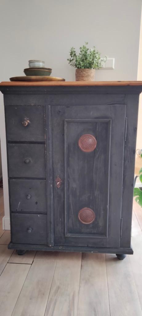 Grenen (zwarte) kast, Huis en Inrichting, Kasten | Overige, Gebruikt, Ophalen